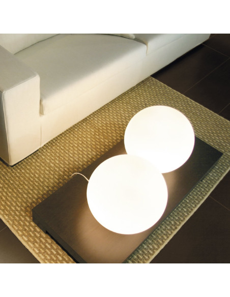 Lámpara de mesa modelo PLA TG400 OPAL en color Blanco Opal