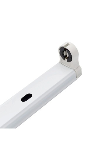 Plafones de techo modelo REGLETA 1XT8 - 1507x43x34 en color Blanco